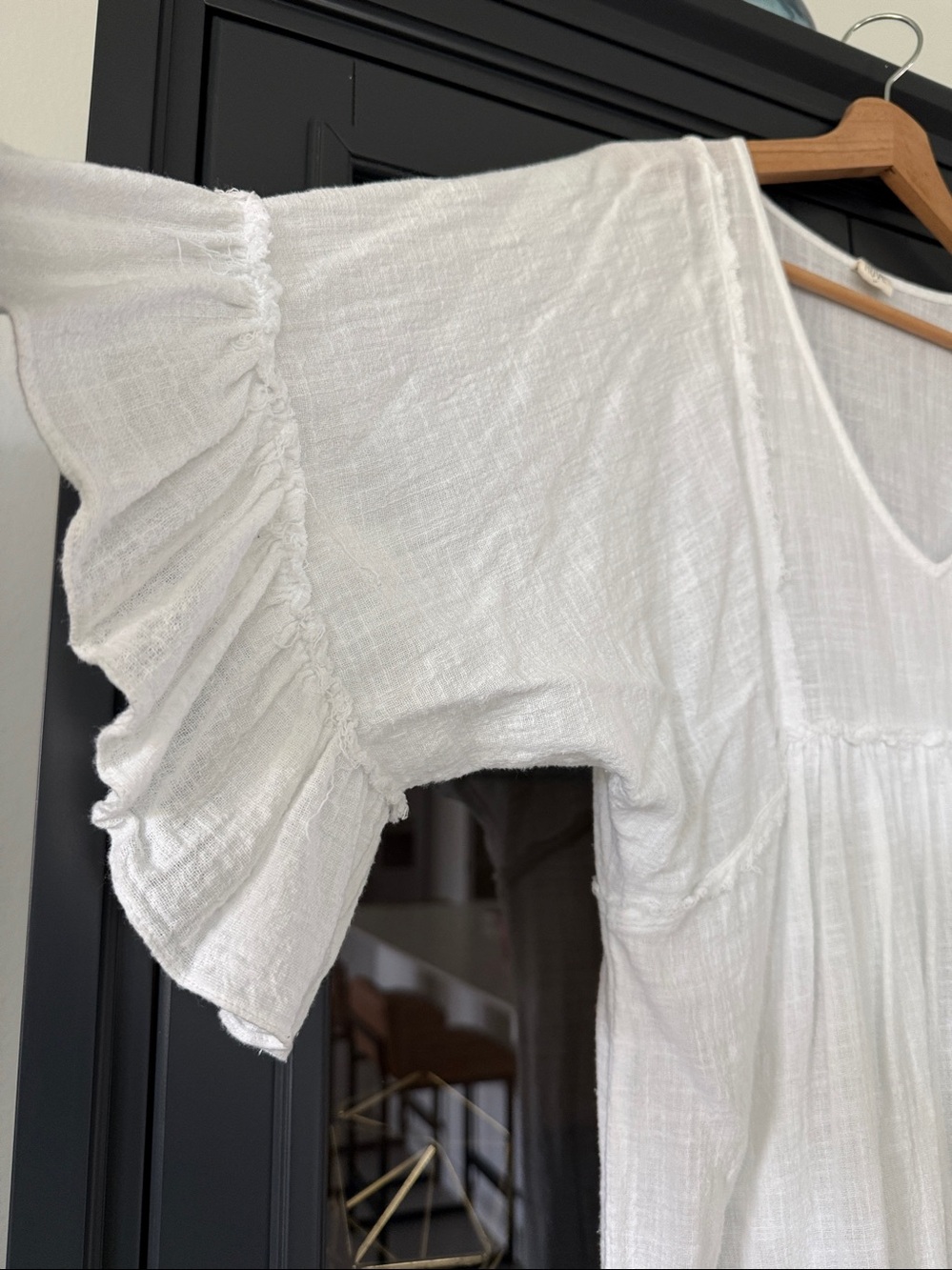 ROVE White Gauze Ruffle V-Neck Dress - Picture 4 of 8